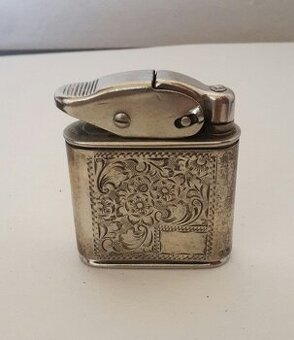 Servis benzinovych zapalovacov.