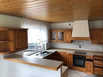 Masívna kuchynská linka z Nemecka so spotrebičmi