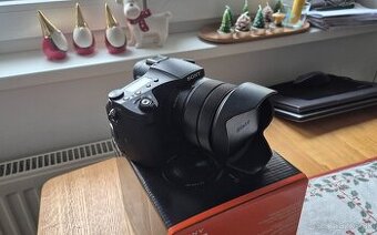 Fotoaparát SONY RX10 IV