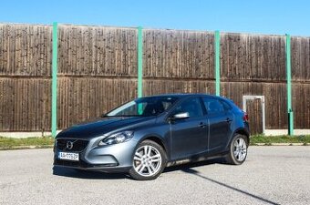Volvo V40 T2 1.5L 122k Momentum Geartronic