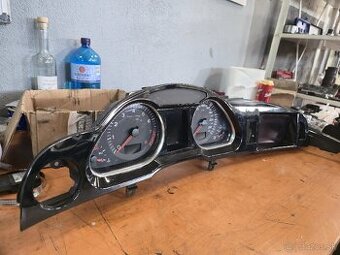 Budíky audi a6 c6 .