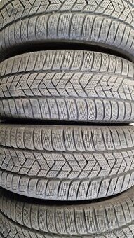 Predám 4ks jazdené zimné 235/55r18-104H Pirelli