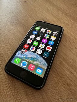 iPhone SE 128GB čierny 