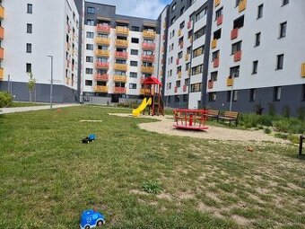 NOVOSTAVBA - MODERNÉHO 3-IZBOVÉHO BYTU V TRNAVE