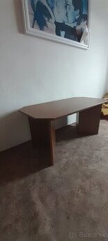 konferenčný stolík