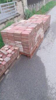 Zamkova dlažba jesenne listie
