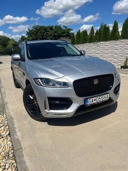 Jaguár F Pace
