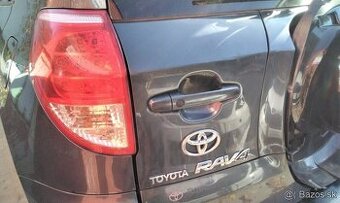 TOYOTA RAV4 2.2 D-4D 2006 100KW predám DVERE, PREVODOVKA