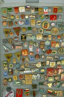 Predám športové  odznaky  150 ks