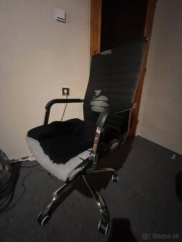 Kancelárska stolička