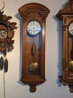 Predám funkčné starožitné nástenné hodiny regulátor LENZKIRC