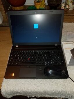 Výkonný LenovoE550,I3-5005u,250ssd,16gb,bateria 3-4hodín