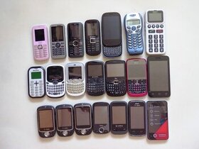 Klasické mobily rôznych značiek typov do zbierky