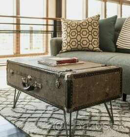Starožitný kufor-stôl  100 ročný