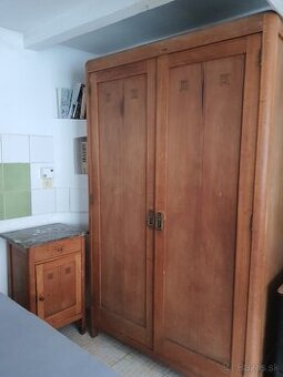 Starožitná skriňa, masívne drevo, dohoda pri rýchlom odbere