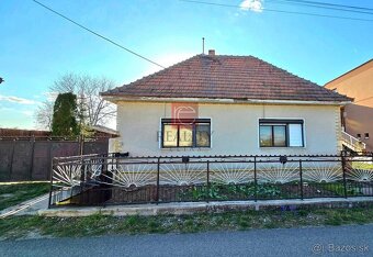 NA PREDAJ rodinný dom s veľkým pozemkom, Hruboňovo