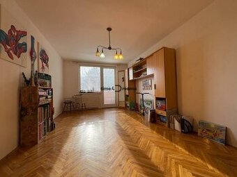 Na predaj: Veľký 3 ib v CENTRE + BALKON + ŠATNIK + ŠPAJZA +