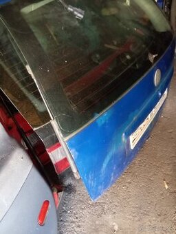 Predám kufrove dvere Octavia 1 combi modré Seat Leon 1m červ