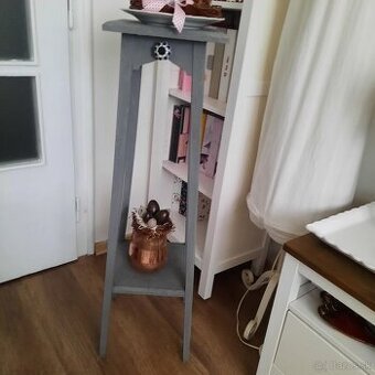 Stojan na kvety na dekoracie- prerobeny retro