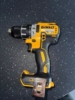 Dewalt akú uťahovačka