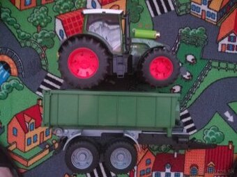Bruder traktor + vlečku.