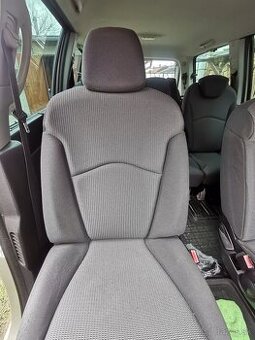 Peugeot 807