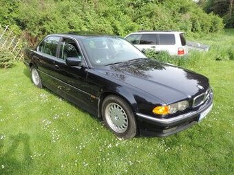 BMW e38 735í