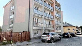 JUH - RIZNEROVA 2 IZBOVÝ TEHLOVÝ BYT 54 M 2 S VLASTNÝM KÚREN
