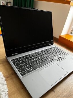 Lenovo LOQ 15IAX9 herný notebook - 1