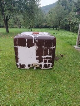 Plastová nádrž na vodu 800 litrov