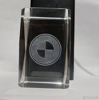 Predám sklenenú kocku pre fanúšikov BMW
