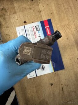 Tryska originál Toyota 2.2 dcat vstrekovač - 1