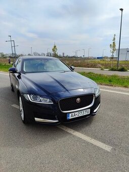 Jaguar XF 2.0 benzín 250 HP – spojenie vykonu a komfortu