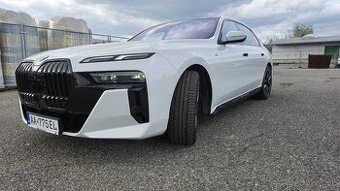 BMW 740d xDrive Mpacket 10/23 v záruke 44tis. km TOP STAV