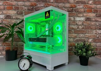 Ryzen 5 7600X3D\32GB\RTX 4080S\SSD\1000W Zdroj