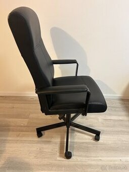 stolicka MILLBERGET ikea