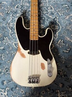MILAN ČÍŽ HANDMADE 51" P-BASS + fender case