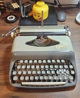 REZERVOVANÉ Kufrikový písací stroj Consul 1531