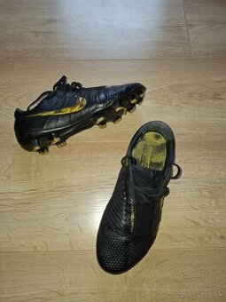 Nike phantom kopačky 38,5