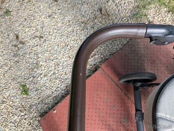 Roan bass next hojdací