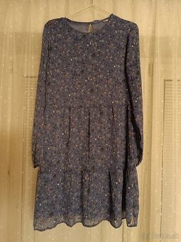 elegantné dievčenské šaty