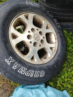 Predam kolesa jeep 225/75-R16