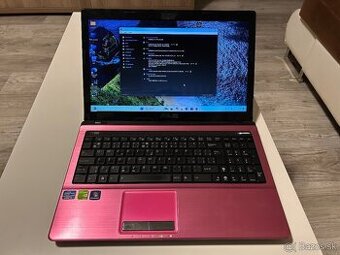 Asus K53sc ružový notebook s i5,8gb,128gb ssd,nvidia 520mx