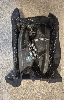 Jordan 1 Low "Travis scott" Black Phantom.