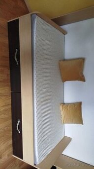 Predám posteľ s matracom