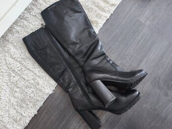 Kožené čižmy zn. Solo Femme 39