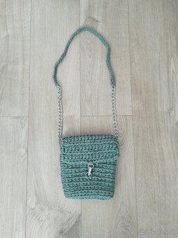 Malá háčkovaná hand mede kabelka
