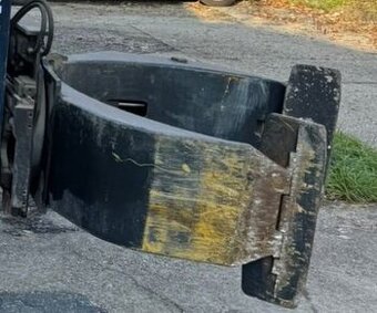 Zvieracie čeluste na VZV, nosnosť 1000 kg.