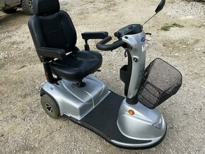 Elektricky invalidný vozik