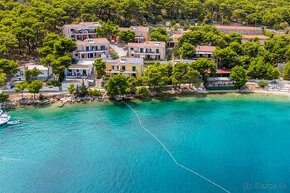 PREDAJ Vila so štyrmi apartmánmi pri mori,Rogoznica